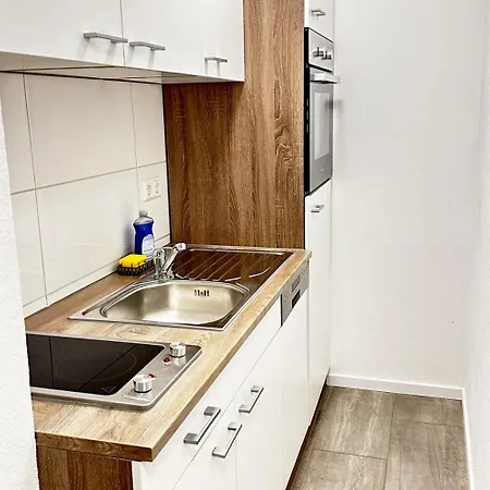 Schoene Mit Balkon In *