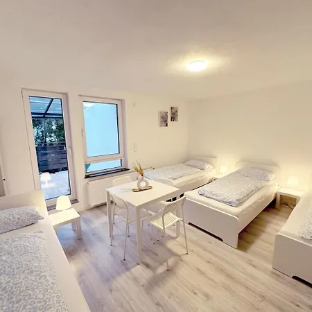 Schoene Mit Balkon In Apartamento Lichtenstein (Baden-Wurttemberg)