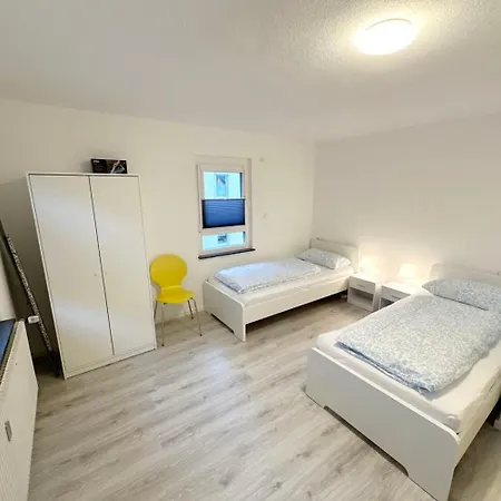 Apartment Schoene Mit Balkon In