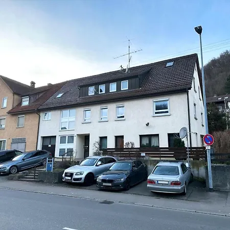 Schoene Mit Balkon In *