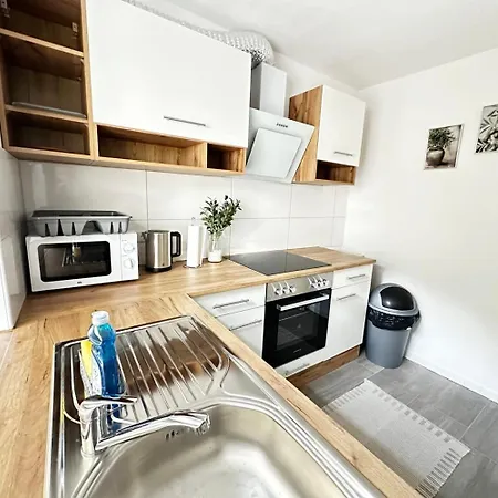 Apartment Schoene Mit Balkon In